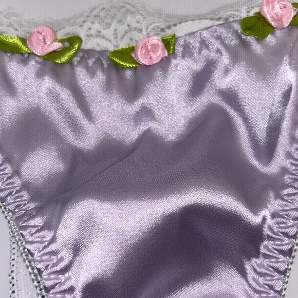 Coquette Girlie Lavender Silky‎ Satin Lace & Rosettes Feminine Thong Panties NWT - Picture 6 of 12